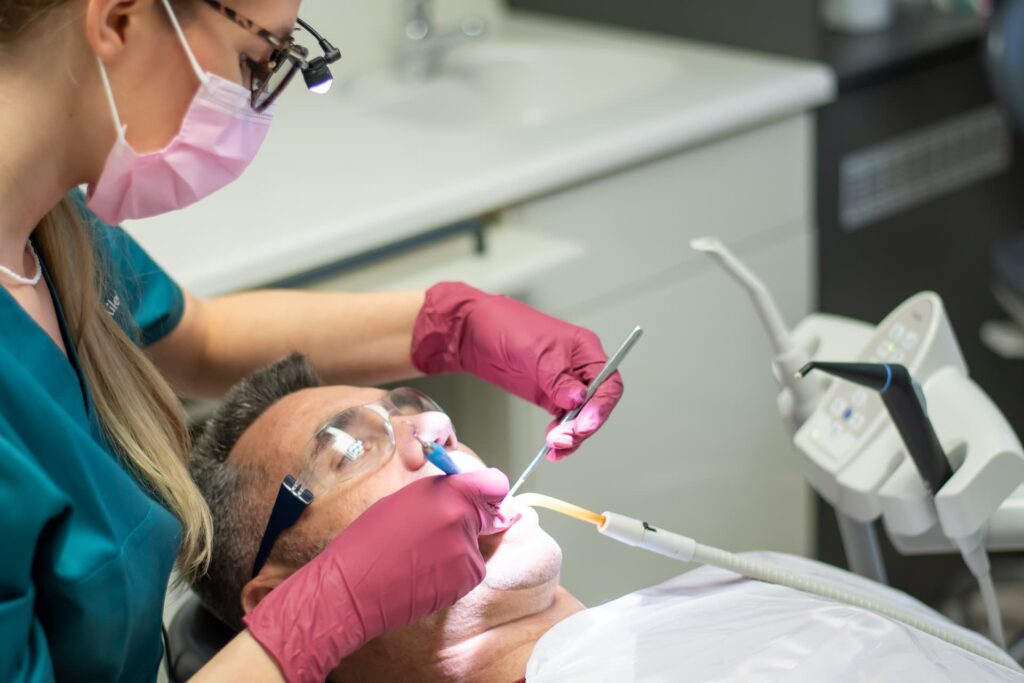 Zahnarztpraxis Solingen Praxis Volk Prophylaxe Behandlung